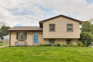 4133 E Madison Avenue, Des Moines, IA 50317