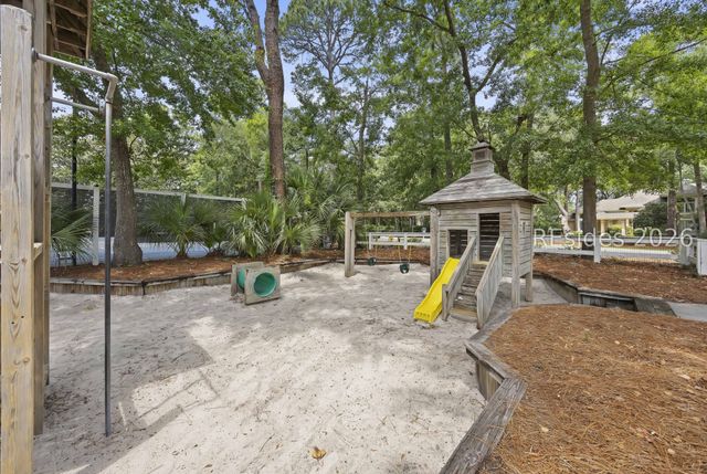 4 Gordonia Tree Ct, Hilton Head Island, SC 29926