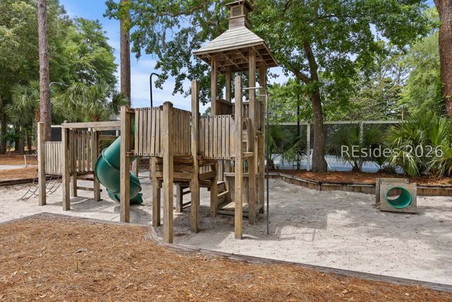 4 Gordonia Tree Ct, Hilton Head Island, SC 29926