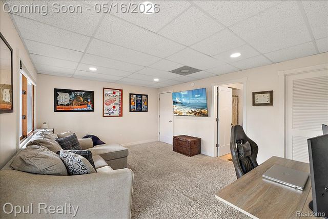 4395 Navarra Avenue, White Lake Charter Township, MI 48383