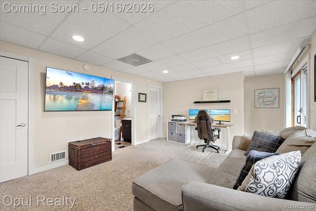 4395 Navarra Avenue, White Lake Charter Township, MI 48383