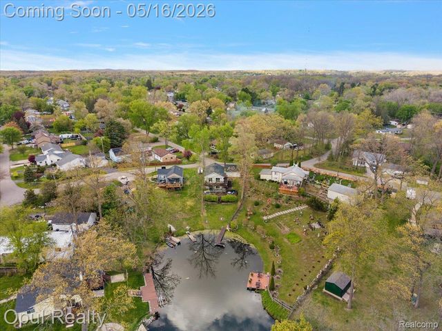 4395 Navarra Avenue, White Lake Charter Township, MI 48383