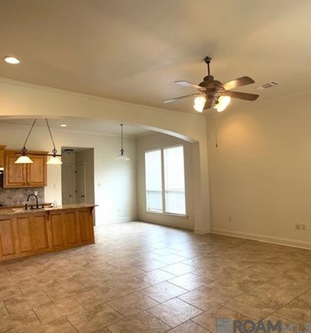 10157 Bonnet Cove Ave, Baton Rouge, LA 70810