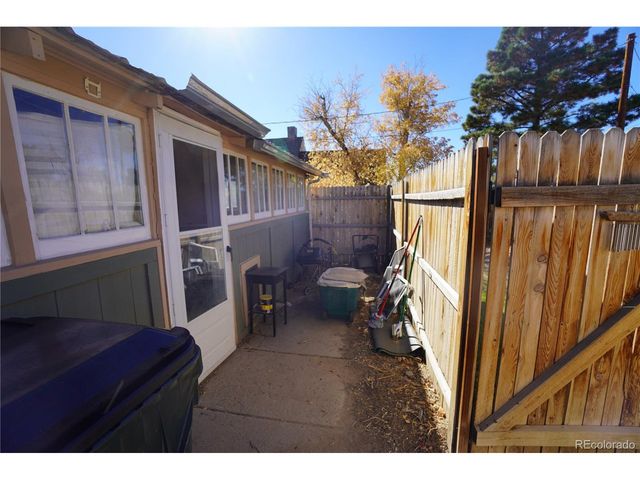 216 Indiana Ave, Walsenburg, CO 81089