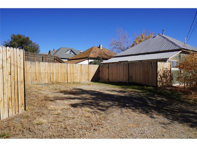 216 Indiana Ave, Walsenburg, CO 81089