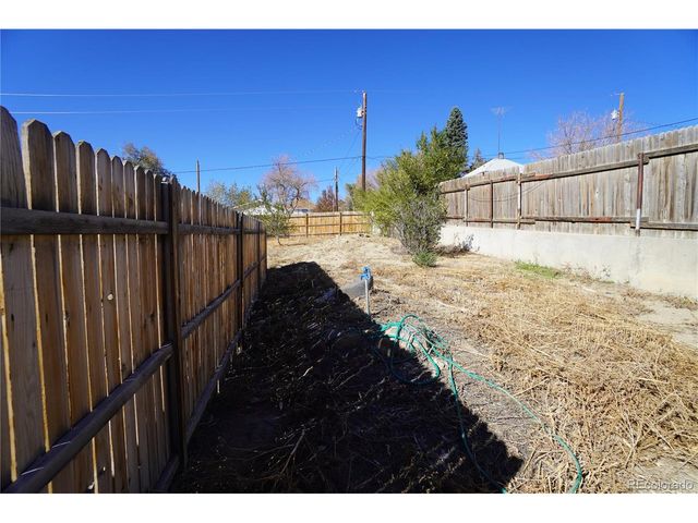 216 Indiana Ave, Walsenburg, CO 81089