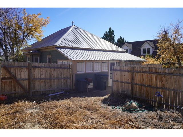 216 Indiana Ave, Walsenburg, CO 81089