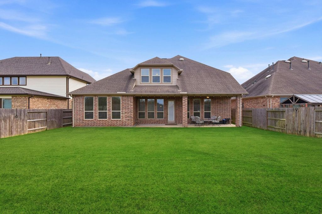 18915 Hilltop Valley Drive, Cypress, TX 77429