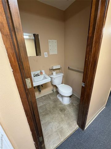 14551 Southfield Road, Allen Park, MI 48101