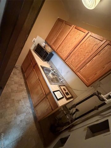 14551 Southfield Road, Allen Park, MI 48101