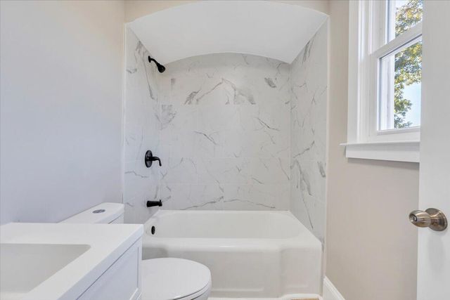 2206 Garstland DR, Roanoke, VA 24017