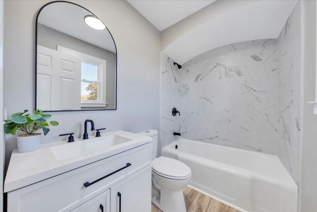 2206 Garstland DR, Roanoke, VA 24017