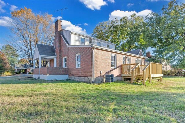 2206 Garstland DR, Roanoke, VA 24017