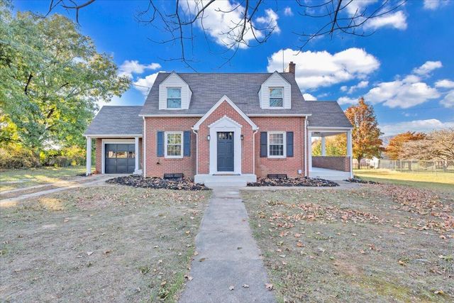 2206 Garstland DR, Roanoke, VA 24017