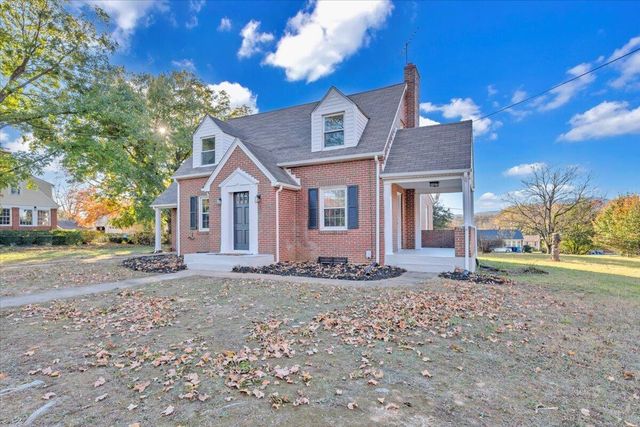 2206 Garstland DR, Roanoke, VA 24017