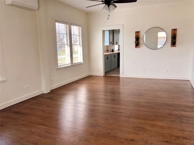 300 E Plummer Street, Eastland, TX 76448