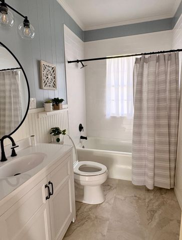 300 E Plummer Street, Eastland, TX 76448