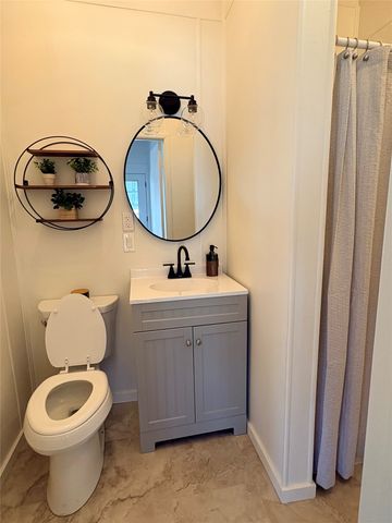 300 E Plummer Street, Eastland, TX 76448