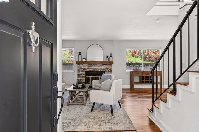 132 Mission Dr, Pleasanton, CA 94566