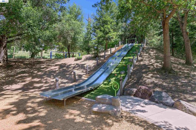 132 Mission Dr, Pleasanton, CA 94566