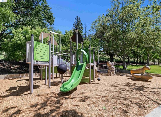 132 Mission Dr, Pleasanton, CA 94566