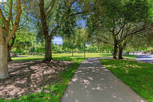 132 Mission Dr, Pleasanton, CA 94566