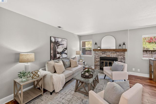 132 Mission Dr, Pleasanton, CA 94566