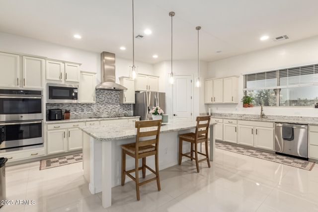 3010 E DESERT Lane, Phoenix, AZ 85042