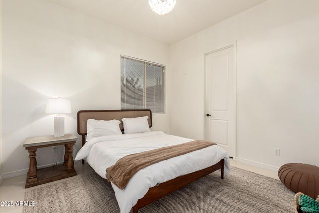 3010 E DESERT Lane, Phoenix, AZ 85042