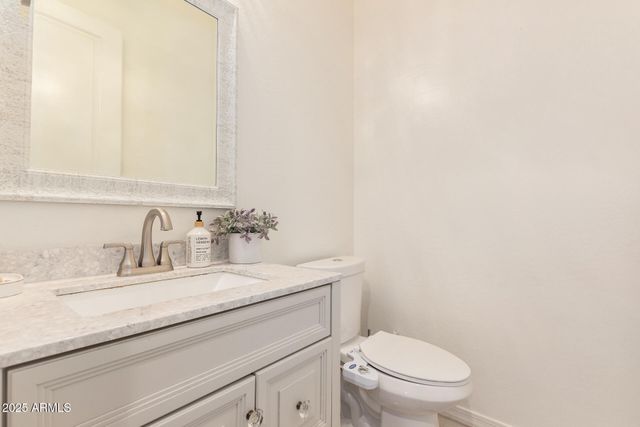 3010 E DESERT Lane, Phoenix, AZ 85042