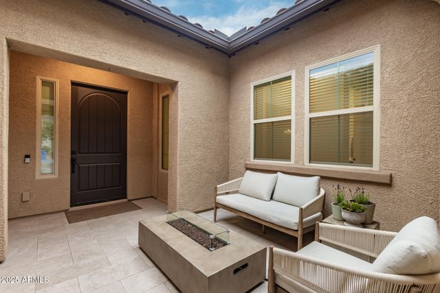 3010 E DESERT Lane, Phoenix, AZ 85042