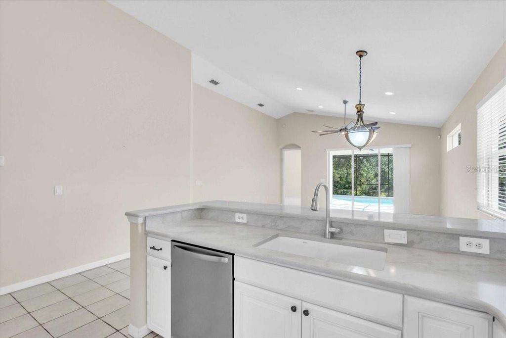 Image 11 of property listing at 7530 BIRDS EYE TERRACE, Bradenton, FL 34203