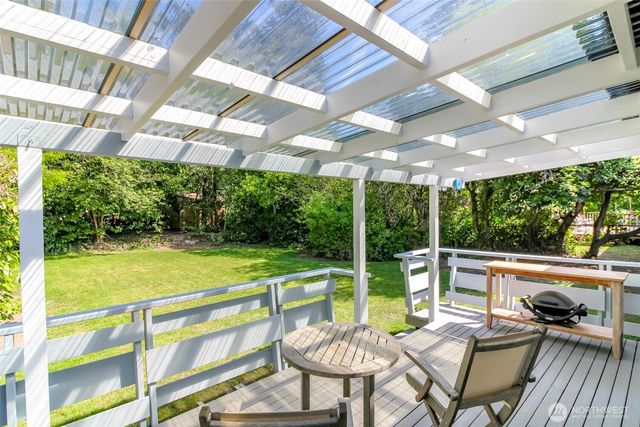 648 SW 107th Avenue, Seattle, WA 98146