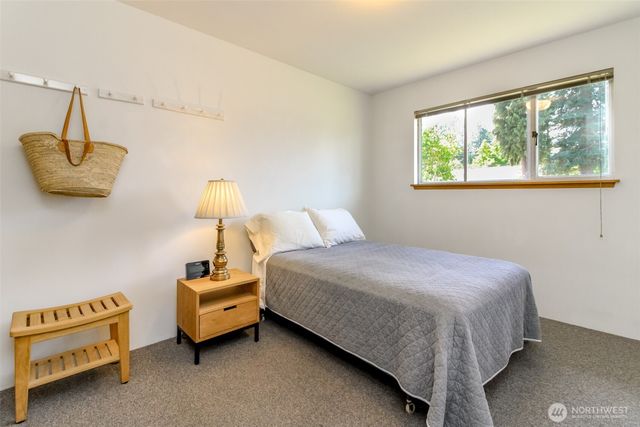 648 SW 107th Avenue, Seattle, WA 98146