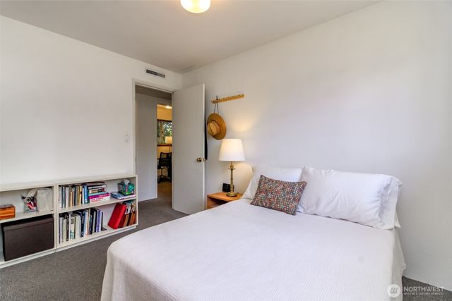 648 SW 107th Avenue, Seattle, WA 98146