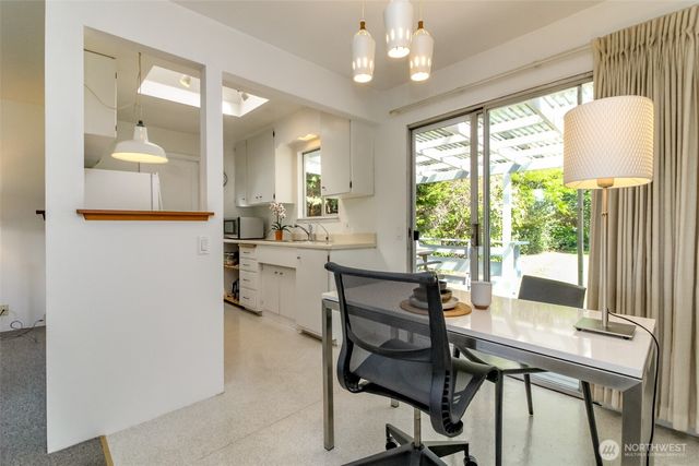 648 SW 107th Avenue, Seattle, WA 98146