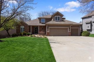 6180 N Nevada Avenue, Parkville, MO 64152