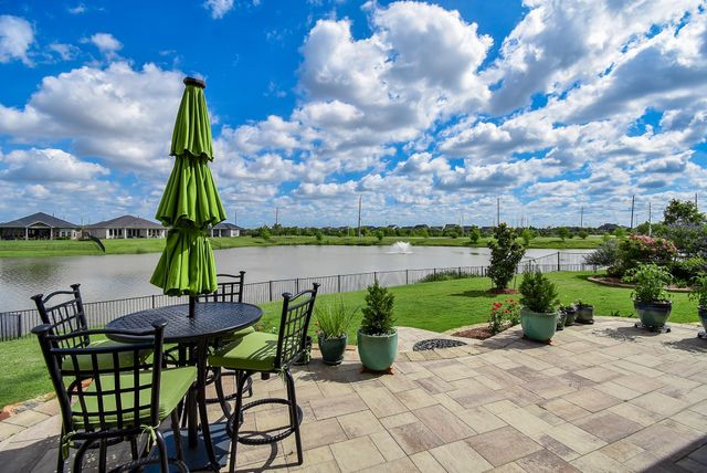 5310 Water Terrace Lane, Fulshear, TX 77441