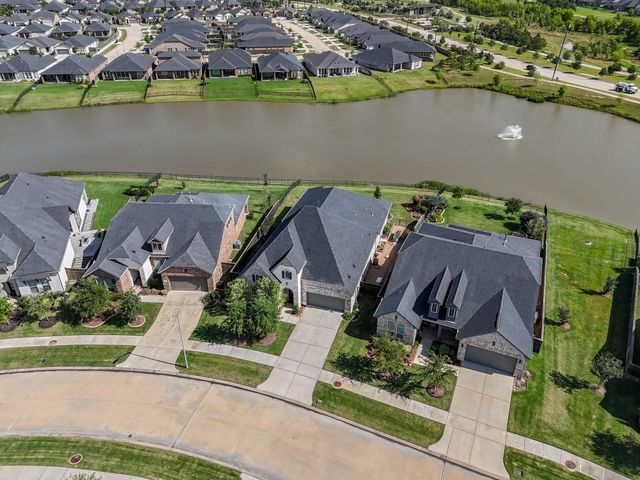 5310 Water Terrace Lane, Fulshear, TX 77441