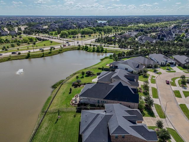 5310 Water Terrace Lane, Fulshear, TX 77441