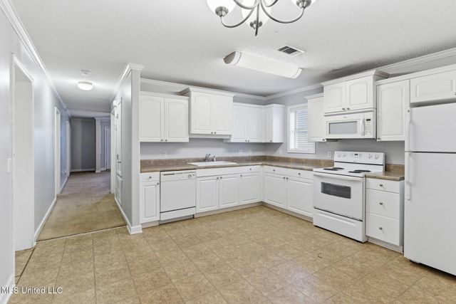 174 Hawthorne Drive, Hattiesburg, MS 39402