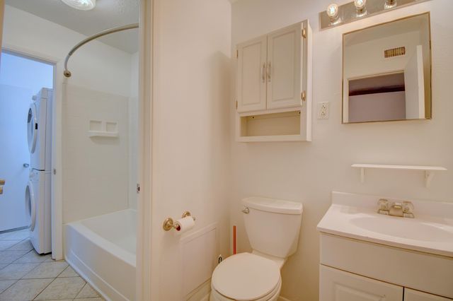 4601 Carlisle Boulevard NE D16, Albuquerque, NM 87109