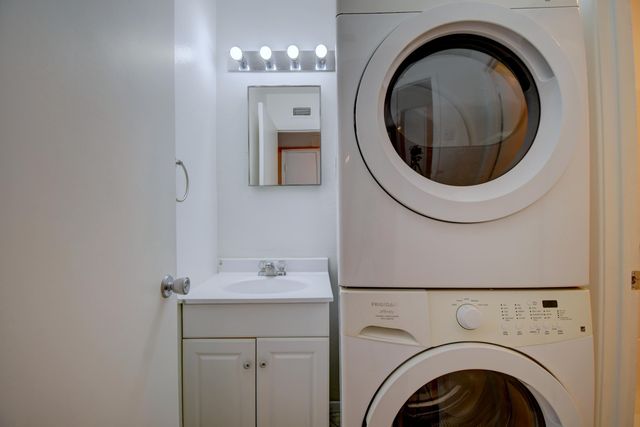 4601 Carlisle Boulevard NE D16, Albuquerque, NM 87109