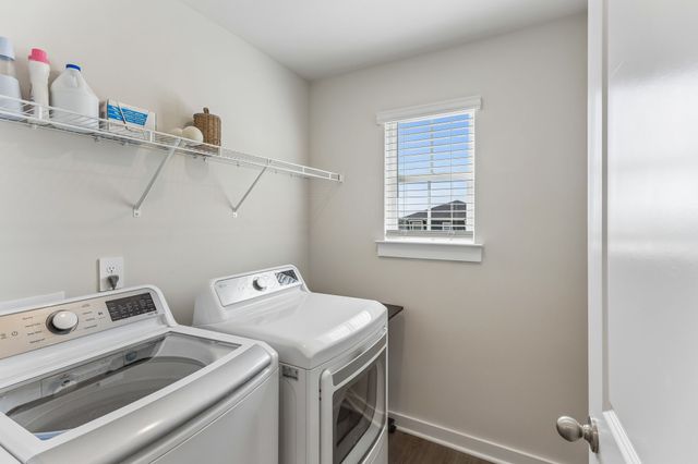 1735 Flora Grv, Hermitage, TN 37076