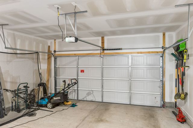 1735 Flora Grv, Hermitage, TN 37076