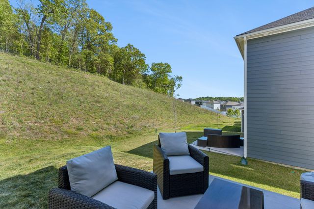 1735 Flora Grv, Hermitage, TN 37076