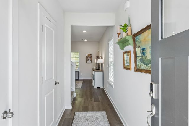 1735 Flora Grv, Hermitage, TN 37076