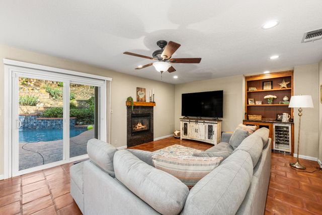 2045 Vista Mar Dr, El Dorado Hills, CA 95762