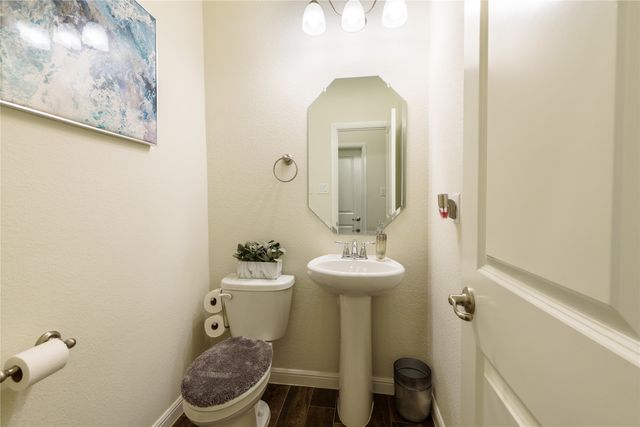 7804 Azure Way, Arlington, TX 76001