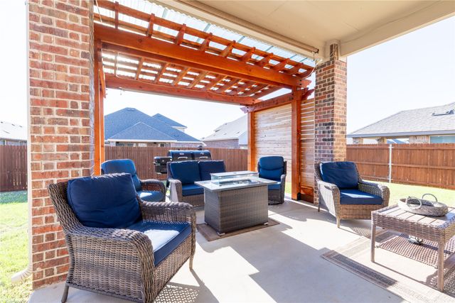 7804 Azure Way, Arlington, TX 76001